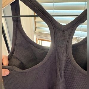 Black ribbed Lululemon tank